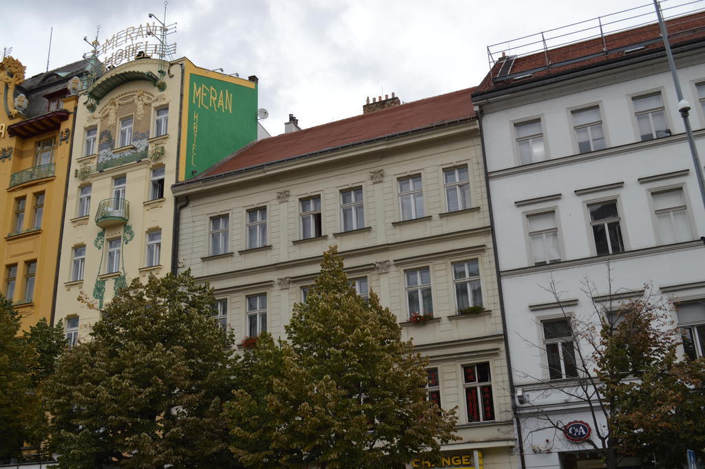 Meran Прага Екстериор снимка
